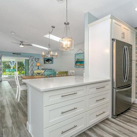Dog Friendly Home Wprivate Fenced Yard, Garage & Fire Pit Steps To The Beach! New Smyrna Beach Buitenkant foto