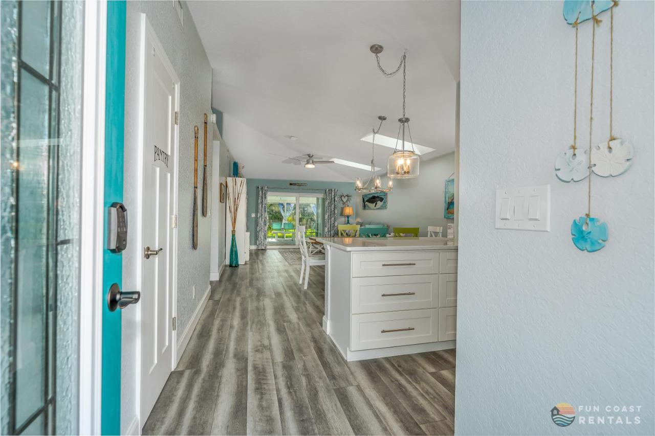 Dog Friendly Home Wprivate Fenced Yard, Garage & Fire Pit Steps To The Beach! New Smyrna Beach Buitenkant foto