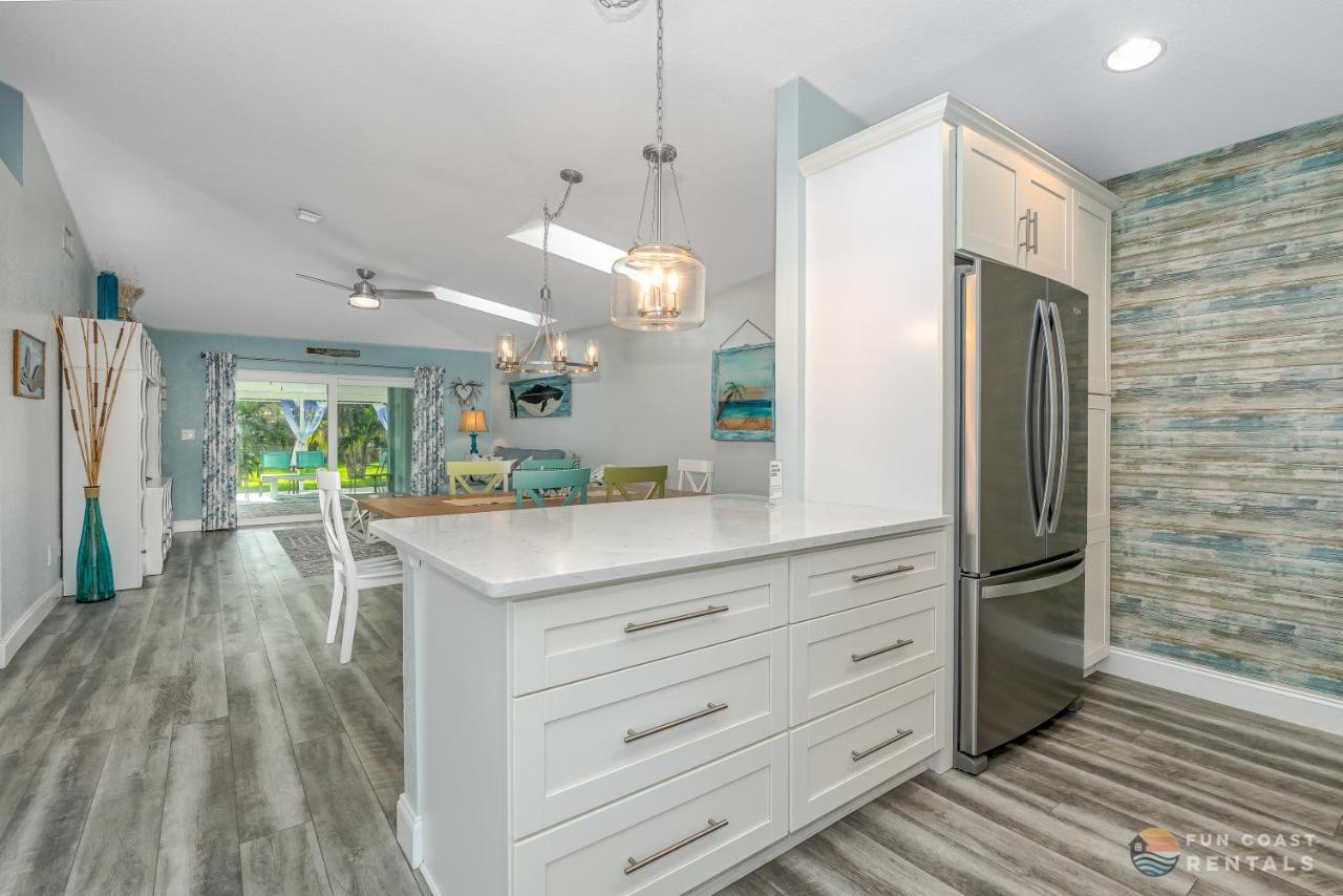 Dog Friendly Home Wprivate Fenced Yard, Garage & Fire Pit Steps To The Beach! New Smyrna Beach Buitenkant foto