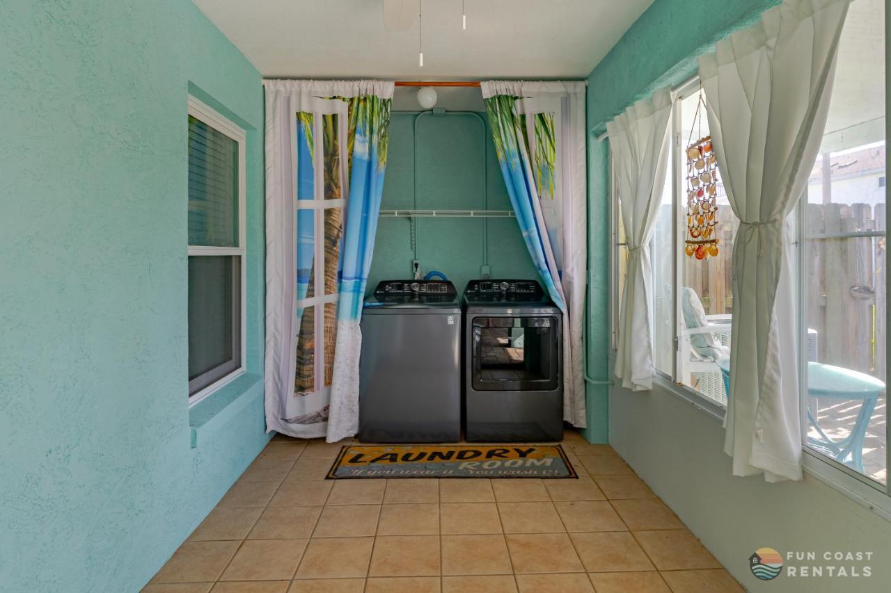 Dog Friendly Home Wprivate Fenced Yard, Garage & Fire Pit Steps To The Beach! New Smyrna Beach Buitenkant foto